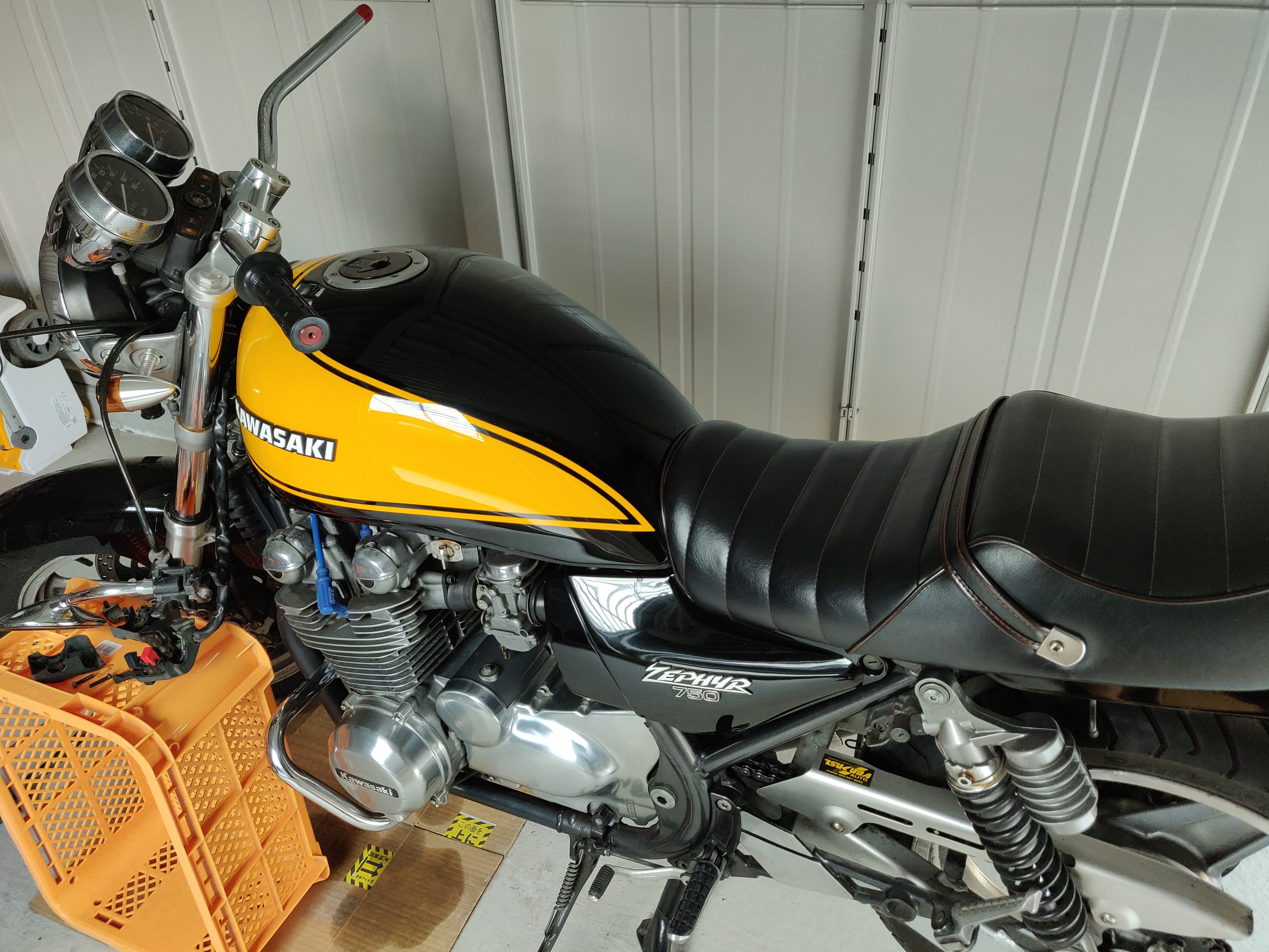 KAWASAKI ゼファー750タンク